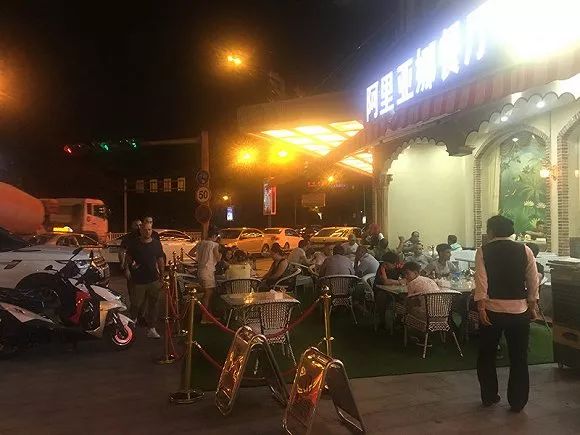 五星酒店开进中国“圣诞小城”